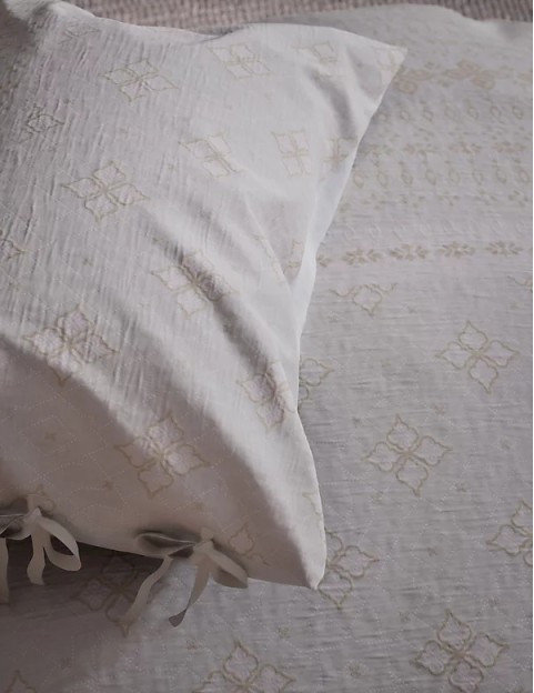 Jaipur Bandhani Jacquard Bedding Set